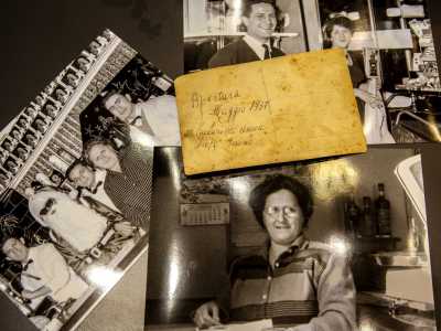 �Il locale fu fondato dai miei nonni Anna Zaccarelli e Saverio Viola - esordisce il 43enne proprietario Maurizio - mentre ci mostra alcune storiche foto dell'inaugurazione� 